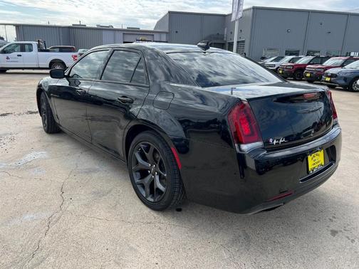 2023 Chrysler 300 Touring