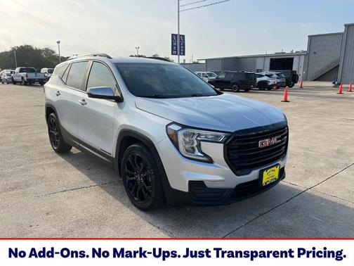 Quicksilver Metallic 2022 GMC Terrain SLE
