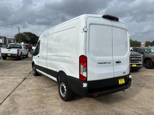 2026 Ford Transit-250 148 WB Medium Roof Cargo