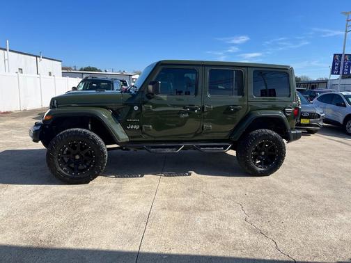 2022 Jeep Wrangler Unlimited Sahara