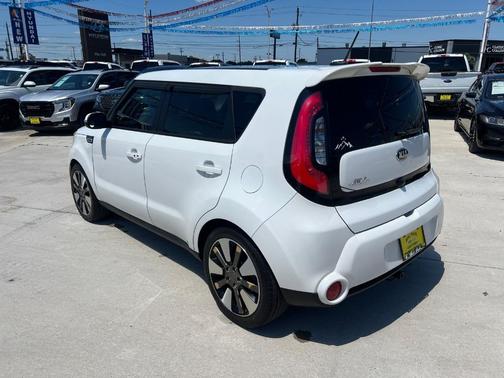 Clear White 2015 Kia Soul !