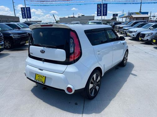 Clear White 2015 Kia Soul !