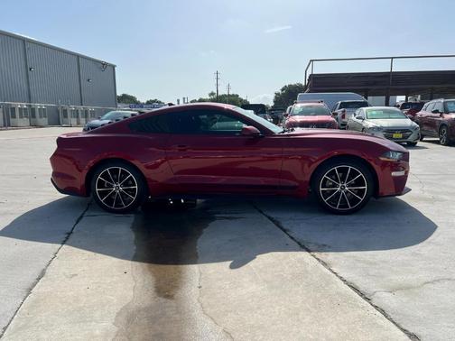 2020 Ford Mustang EcoBoost