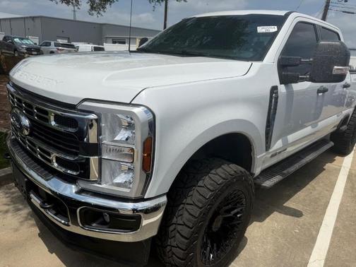 Oxford White 2025 Ford F-250 XLT