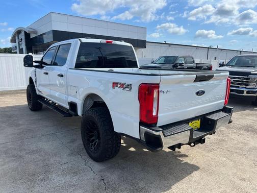 Oxford White 2025 Ford F-250 XLT