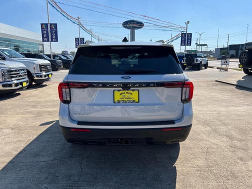 White Metallic 2026 Ford Explorer Active