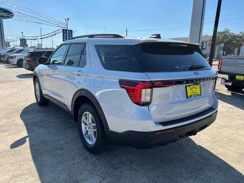 White Metallic 2026 Ford Explorer Active