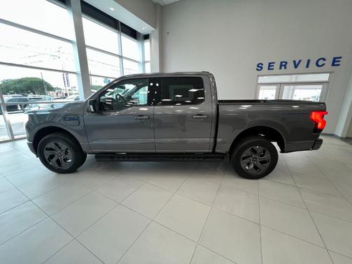 2025 Ford F-150 Lightning Flash