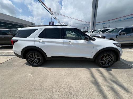 White Metallic 2026 Ford Explorer ST