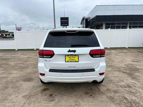Bright White Clearcoat 2021 Jeep Grand Cherokee Laredo X