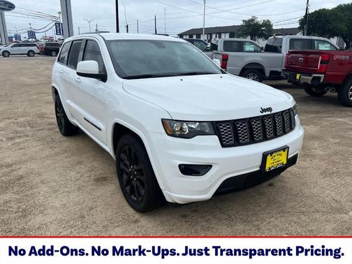 Bright White Clearcoat 2021 Jeep Grand Cherokee Laredo X