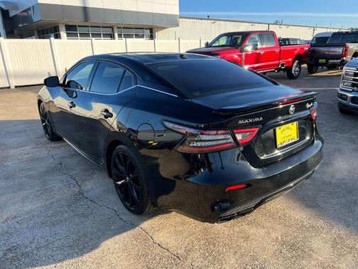 2022 Nissan Maxima SR