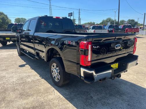 Black Metallic 2026 Ford F-250 Lariat