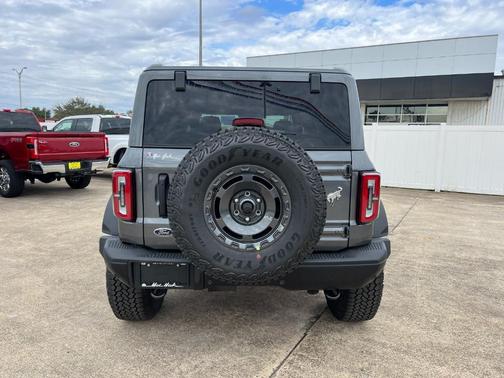 Gray Metallic 2025 Ford Bronco Badlands