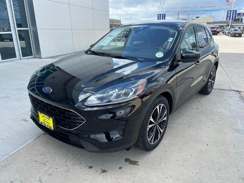 Black Metallic 2022 Ford Escape SE
