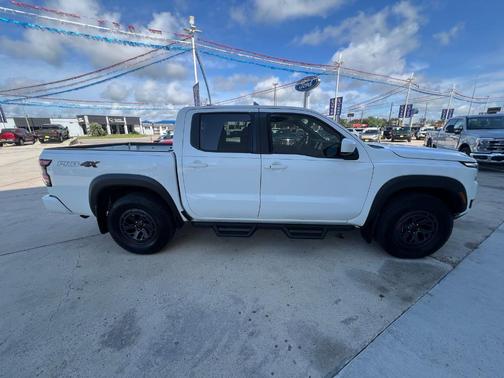 Glacier White 2025 Nissan Frontier PRO-4X