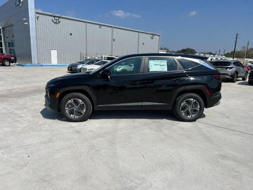 Ash Black 2026 Hyundai TUCSON Hybrid Blue SE