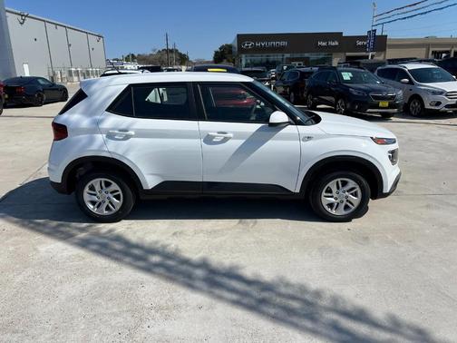 2026 Hyundai VENUE SE