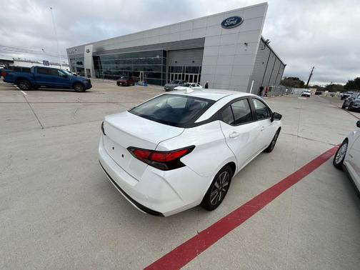 2022 Nissan Versa 1.6 SV