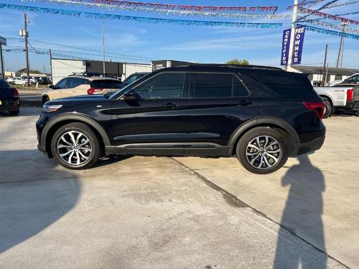 2024 Ford Explorer ST-Line