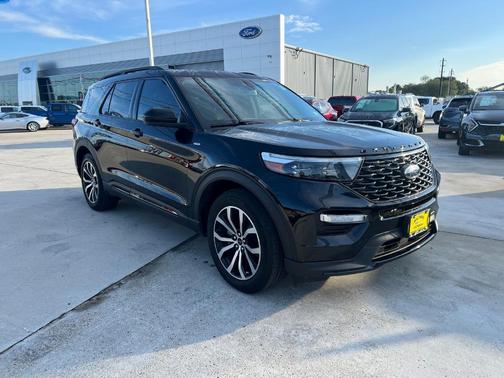 2024 Ford Explorer ST-Line