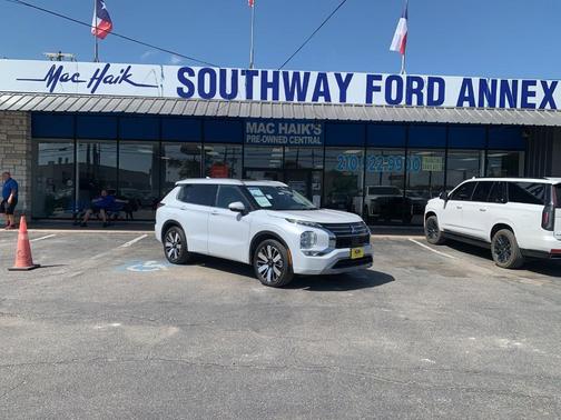 White Diamond 2025 Mitsubishi Outlander SEL