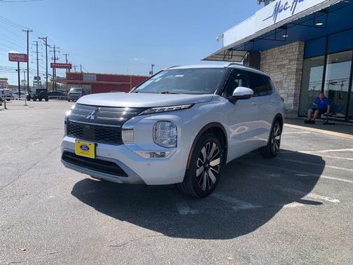 White Diamond 2025 Mitsubishi Outlander SEL