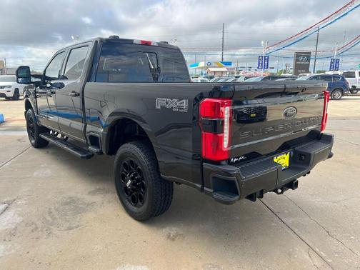 Black Metallic 2024 Ford F-250 XLT
