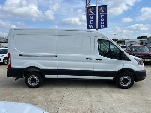 2026 Ford Transit-250 148 WB Medium Roof Cargo