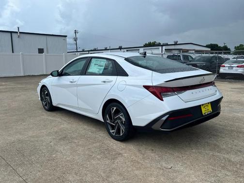 2025 Hyundai ELANTRA HEV SEL Sport