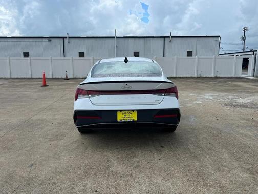 White 2025 Hyundai ELANTRA HEV SEL Sport