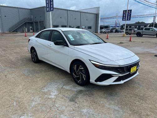 White 2025 Hyundai ELANTRA HEV SEL