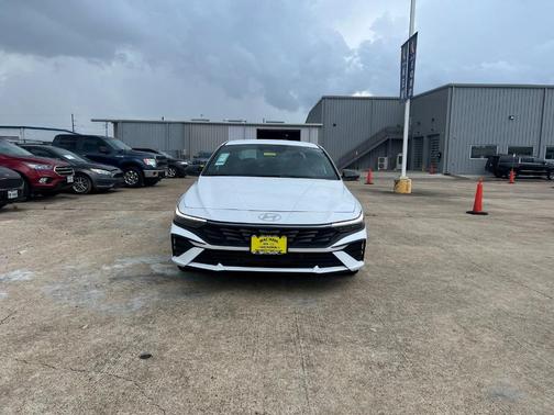 White 2025 Hyundai ELANTRA HEV SEL Sport