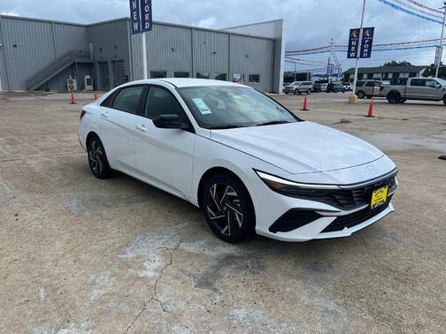 White 2025 Hyundai ELANTRA HEV SEL Sport