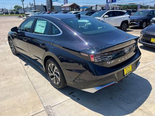 Carbon Blue 2026 Hyundai SONATA Hybrid Blue