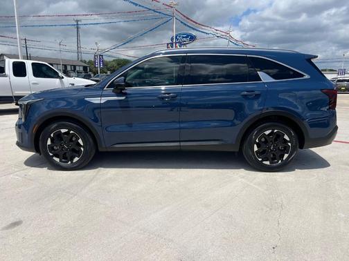 Midnight Black 2024 Kia Sorento S