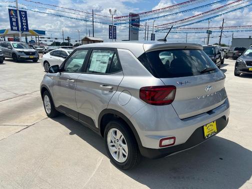 2025 Hyundai VENUE SE