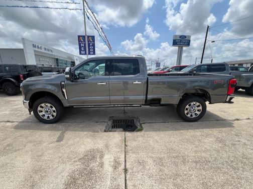 2025 Ford F-350 Lariat Super Duty