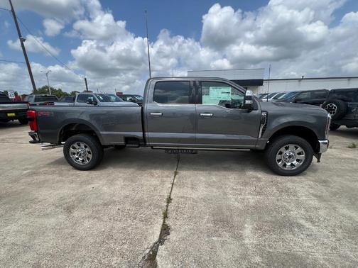 2025 Ford F-350 Lariat Super Duty