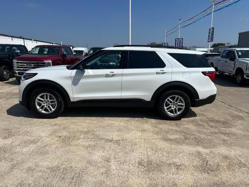 White 2026 Ford Explorer Active