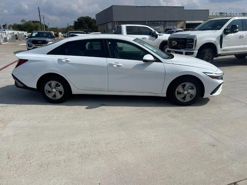 White 2026 Hyundai ELANTRA SE