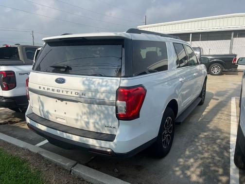 Oxford White 2024 Ford Expedition Max XLT
