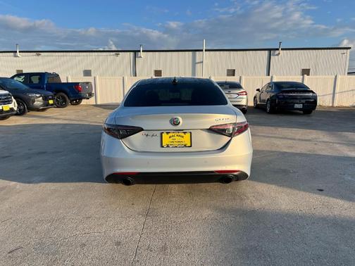 2024 Alfa Romeo Giulia Ti