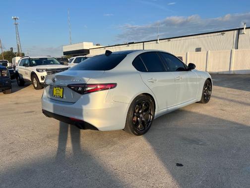 2024 Alfa Romeo Giulia Ti