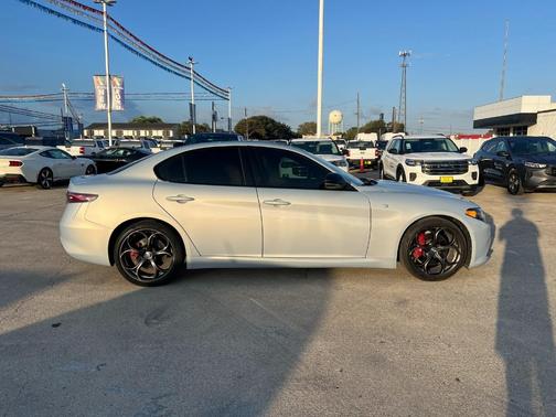 2024 Alfa Romeo Giulia Ti