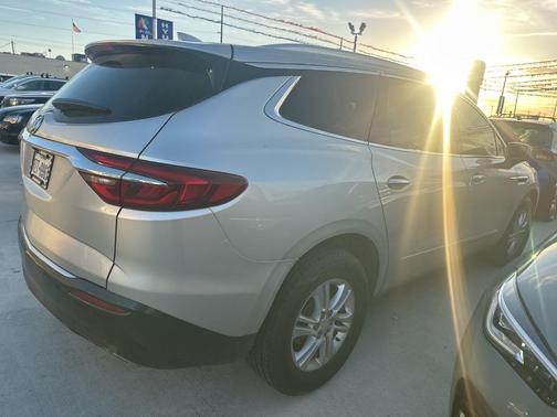 2020 Buick Enclave Essence
