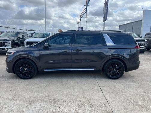 2024 Kia Carnival SX