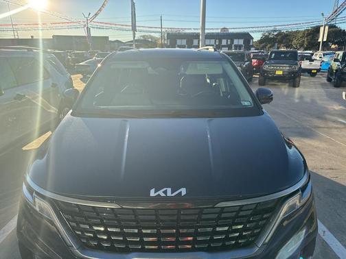 2024 Kia Carnival SX