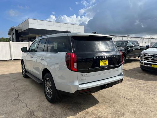 Silver 2026 Ford Expedition Active