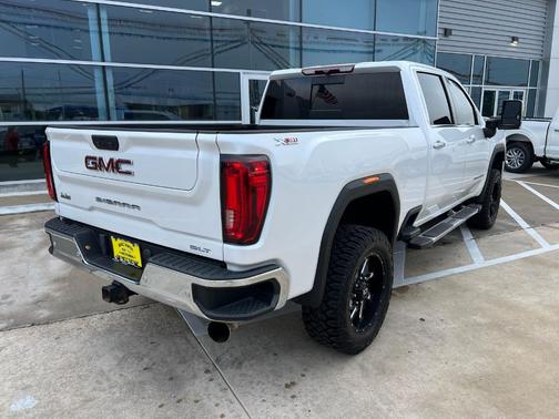 White Frost Tri-Coat 2023 GMC Sierra 2500 SLT